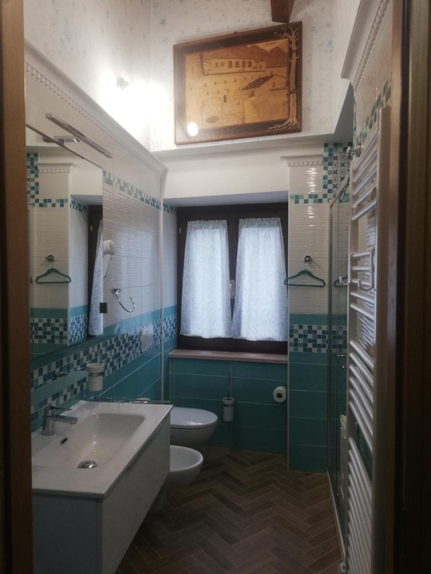Appartamenti Cardinali Ассізі Номер фото