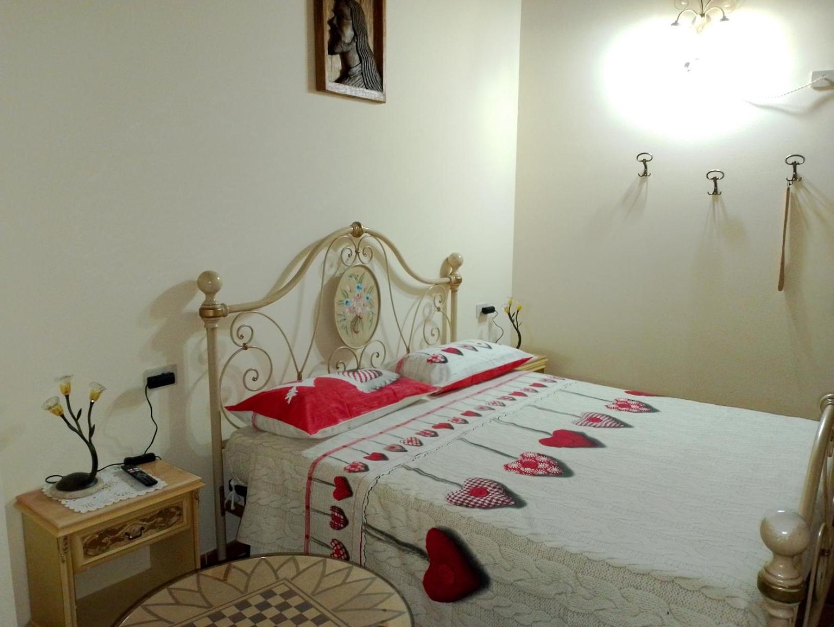Appartamenti Cardinali Ассізі Номер фото